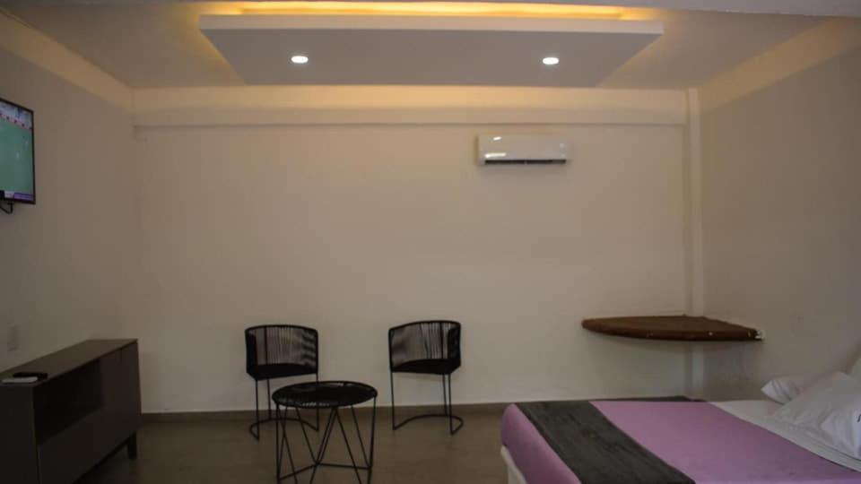 Hotel San Carlos ג'אוטפק מראה חיצוני תמונה