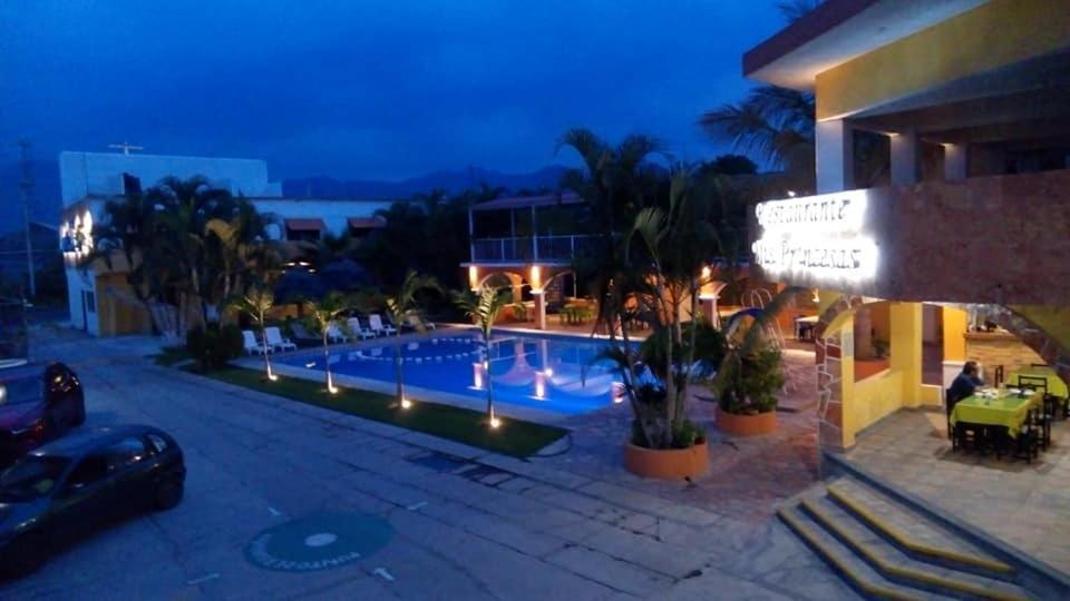 Hotel San Carlos ג'אוטפק מראה חיצוני תמונה